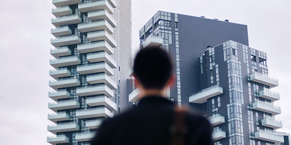 Manage your money while working abroad